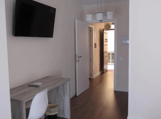 Hostal El Encuentro *